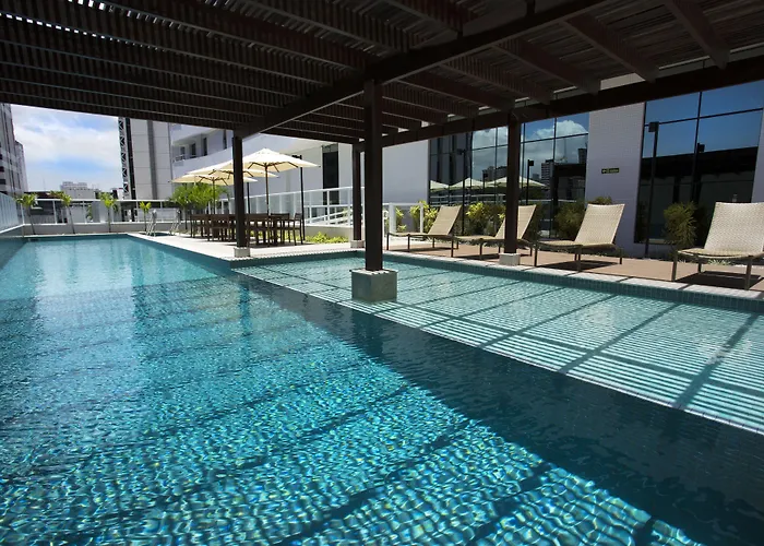 Hotel com piscina: Astron Suítes Mondial Salvador by Nobile